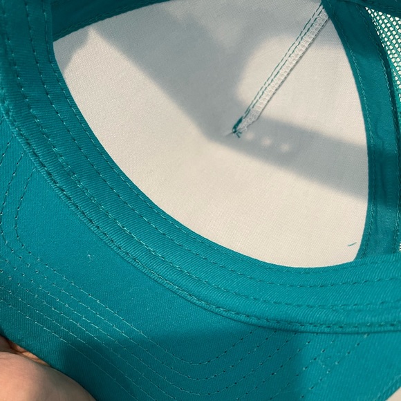 Women’s Bass Pro Shops trucker hat - Picture 2 of 2